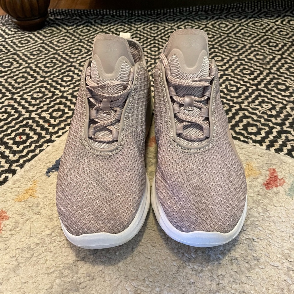 Nike Air Max Motion 2